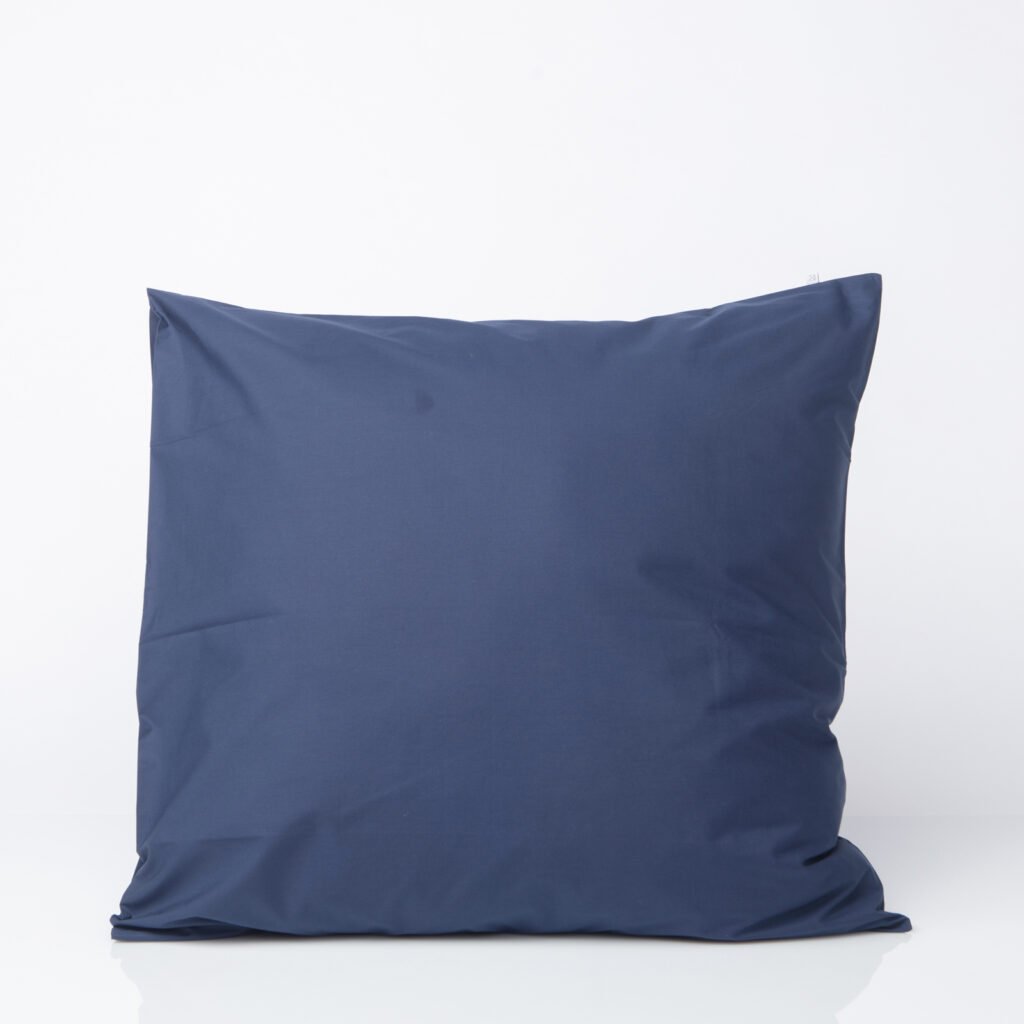 cotton-percale-pillowcase-midnight-blue-2