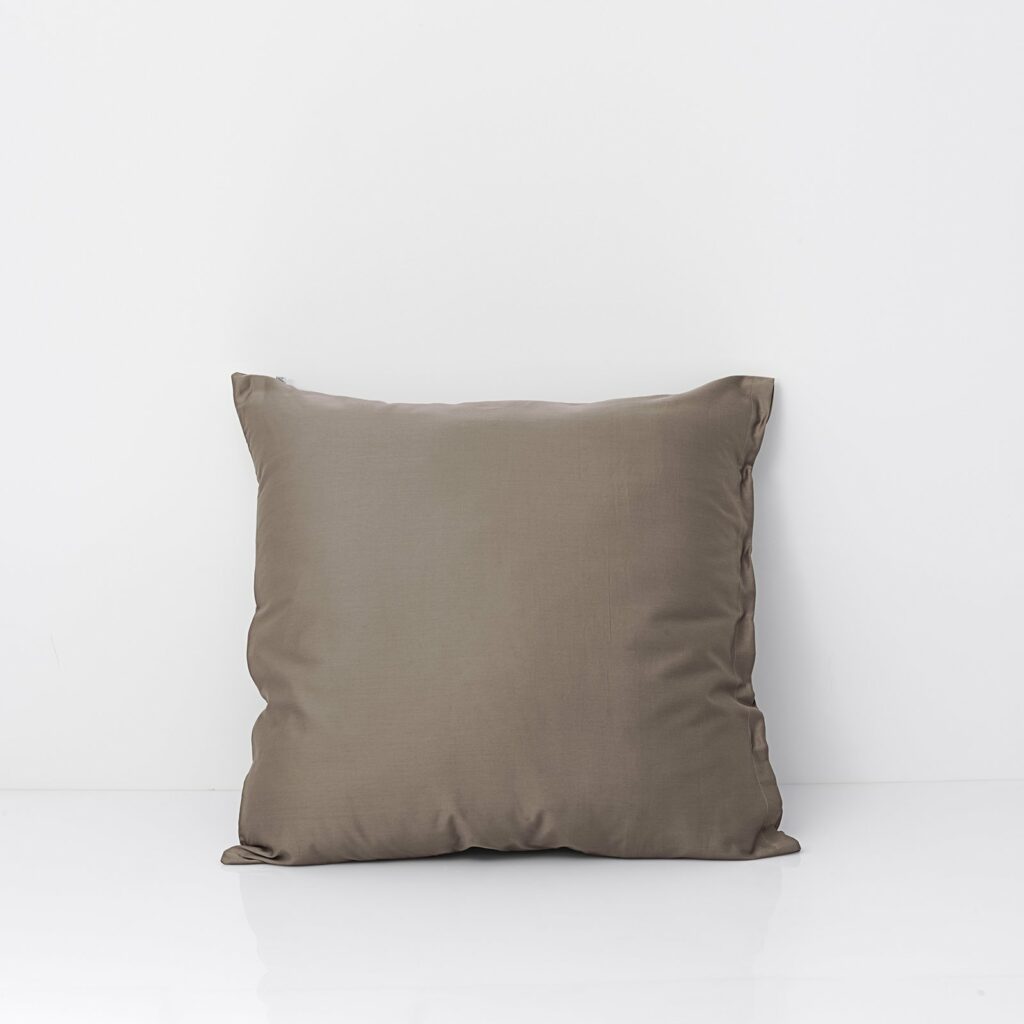 Cotton sateen pillowcase taupe 1