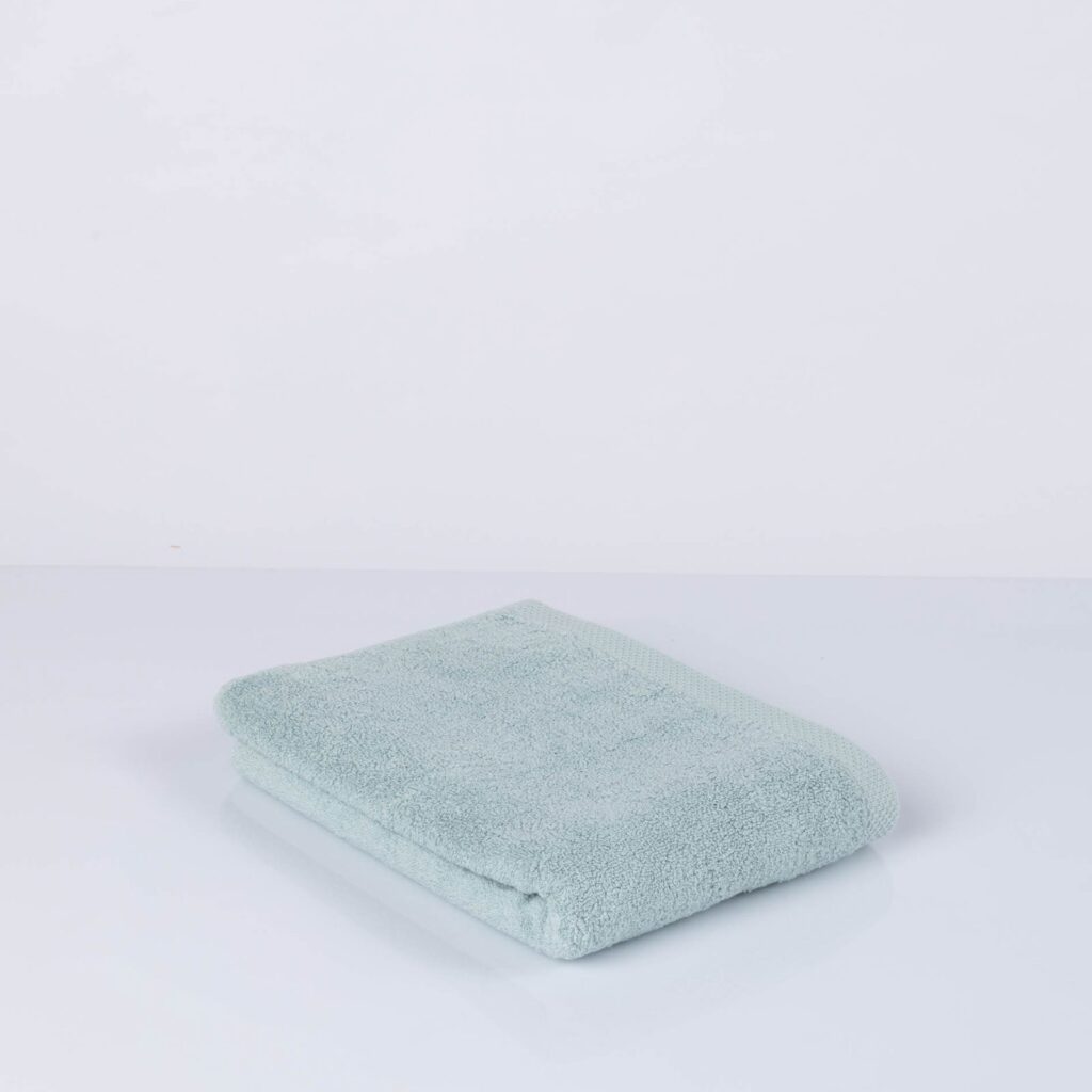 luxury maxi bath towel kalani blue 0